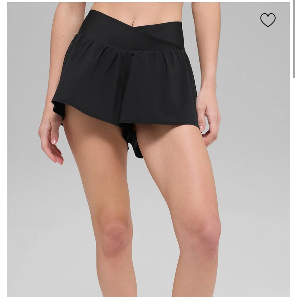 ALO Yoga Black Skort - Picture 2 of 2